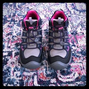 Keen Oakridge Girls Waterproof Hiking Boots